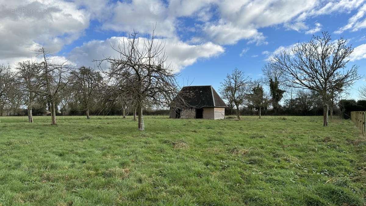 Terrain à PONT-L&#039;EVEQUE