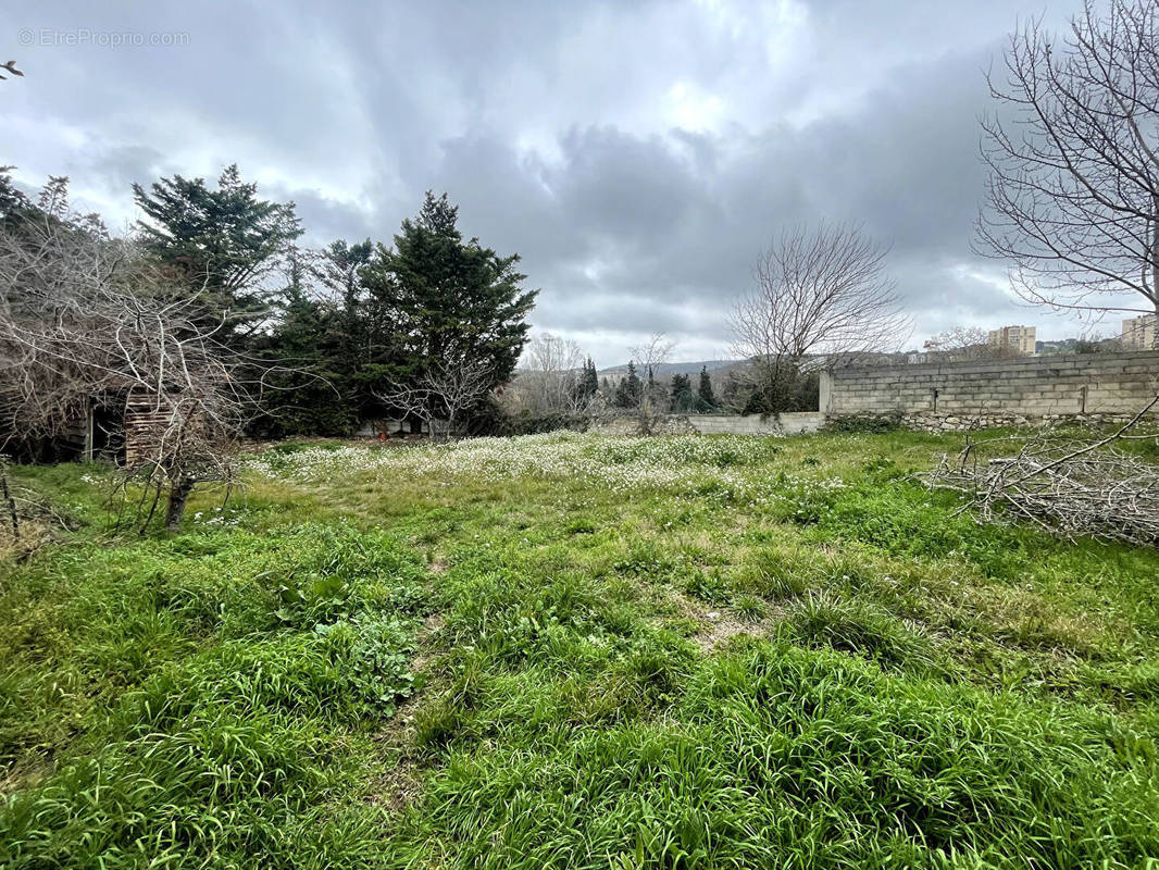 Terrain à MARSEILLE-15E