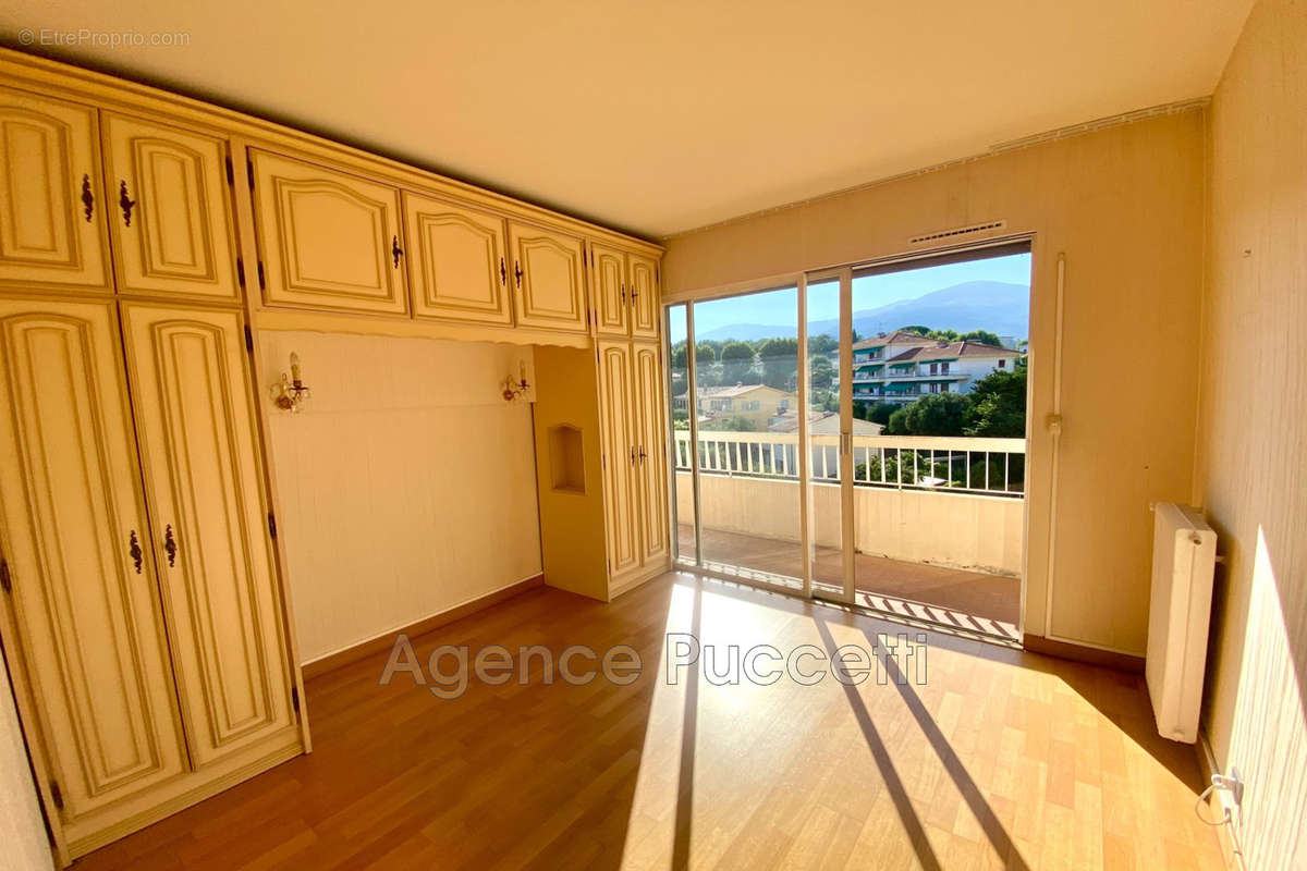 Appartement à VENCE