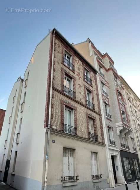 Appartement à COURBEVOIE