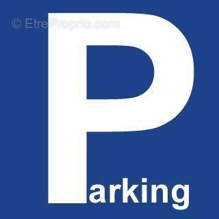   - Parking à ANGERS