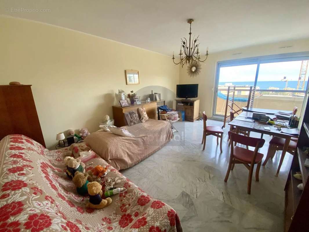 Appartement à ROQUEBRUNE-CAP-MARTIN