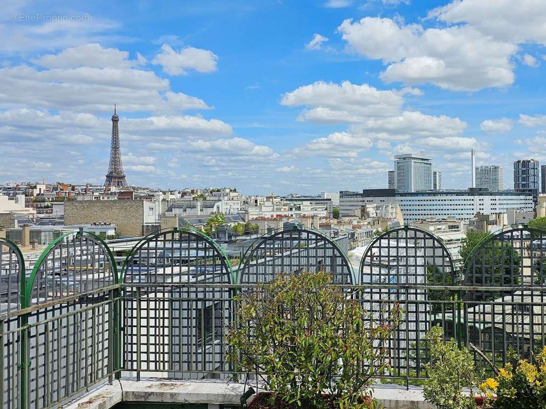 Appartement à PARIS-16E