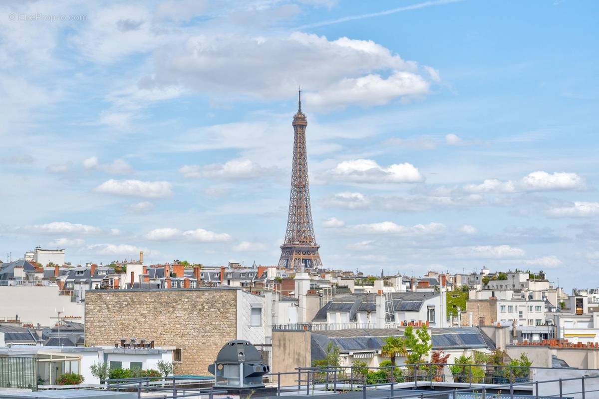 Appartement à PARIS-16E