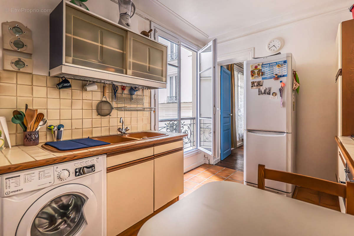 Appartement à PARIS-17E