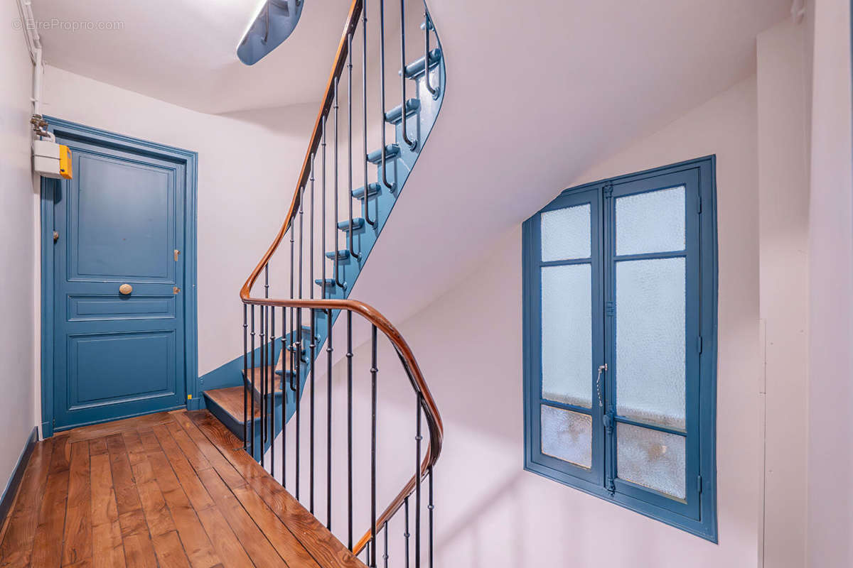 Appartement à PARIS-17E