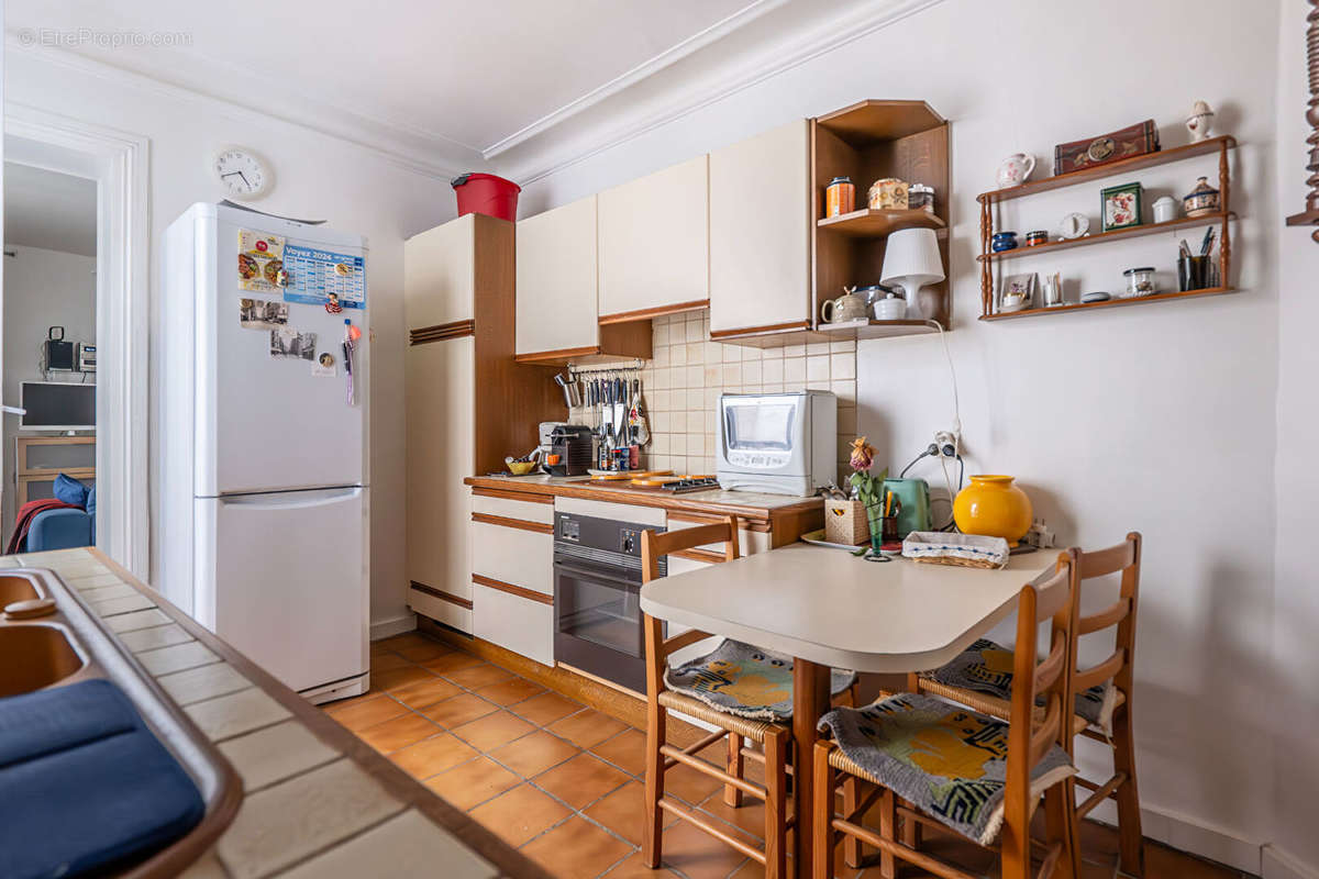 Appartement à PARIS-17E