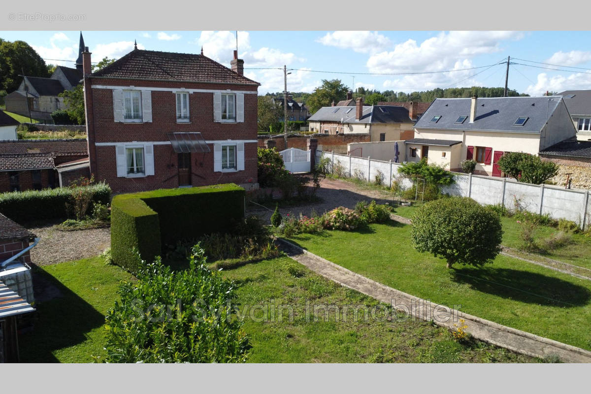 Maison à MILLY-SUR-THERAIN