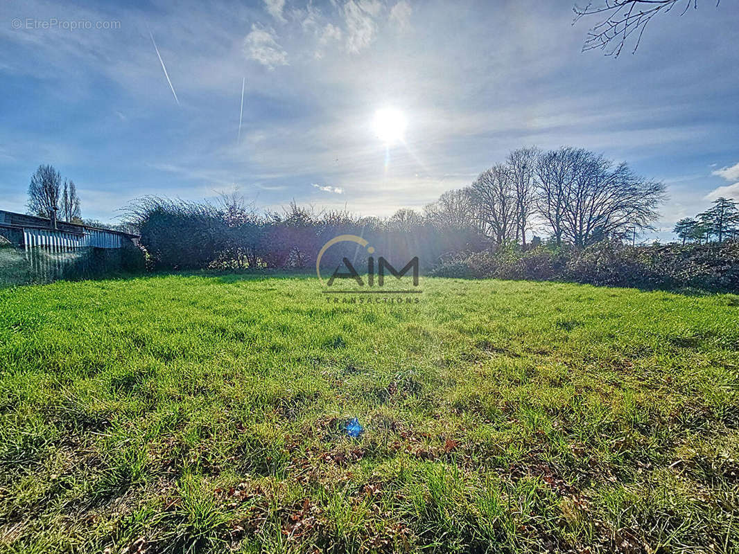 Terrain à JOUE-LES-TOURS