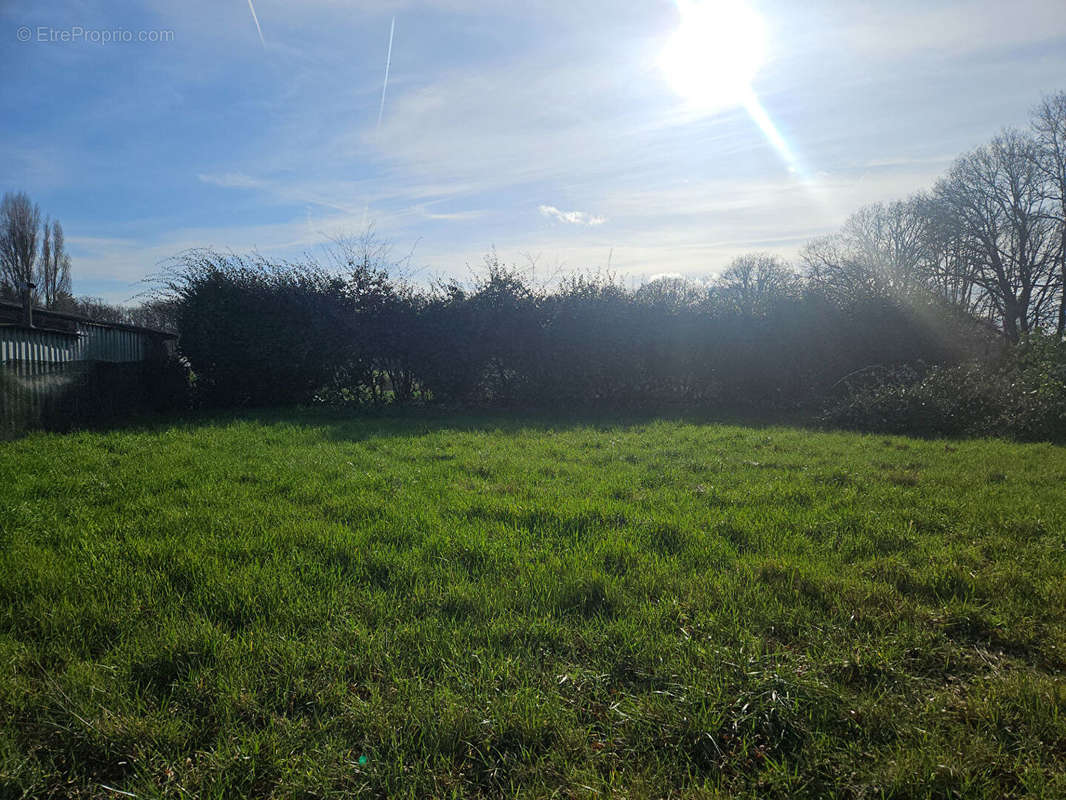 Terrain à JOUE-LES-TOURS