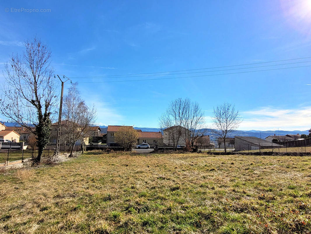 Terrain à POLIGNAC