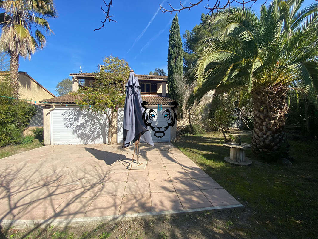 Maison à ROQUEBRUNE-SUR-ARGENS