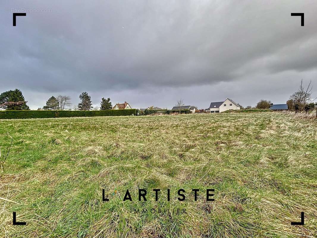 Terrain à TOURVILLE-LA-CAMPAGNE