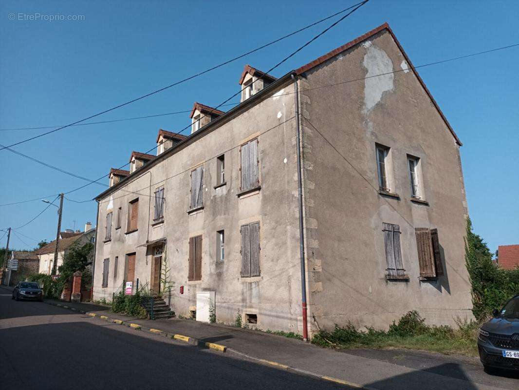 Appartement à PARAY-LE-MONIAL