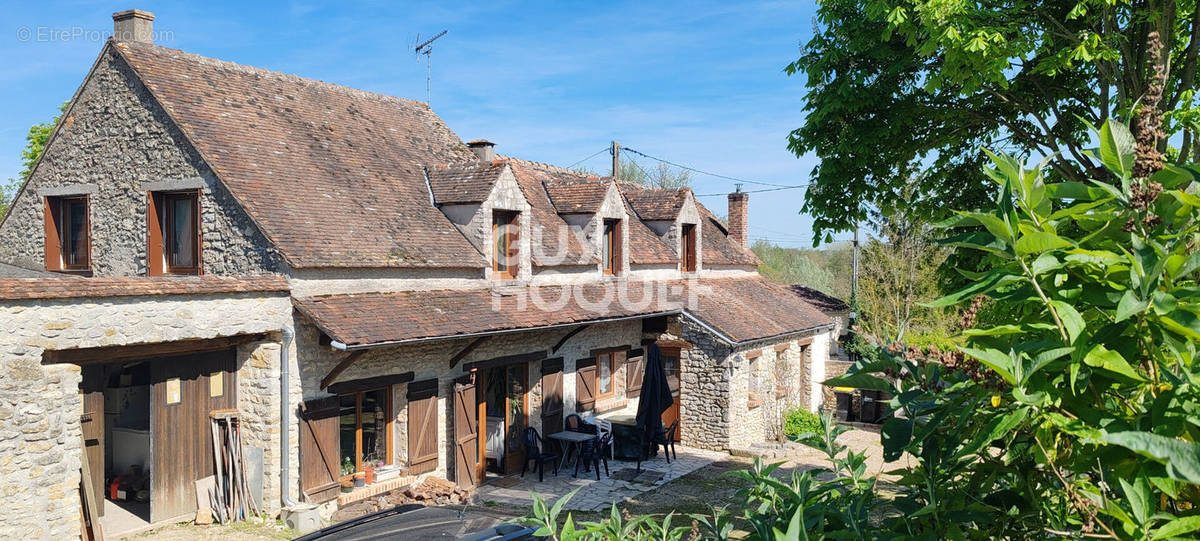 Maison à BRIARRES-SUR-ESSONNE