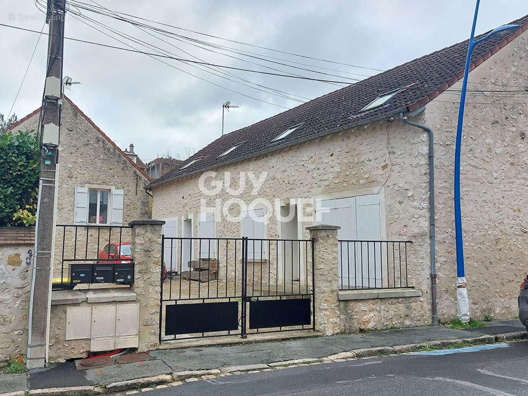 Maison à LONGUEVILLE