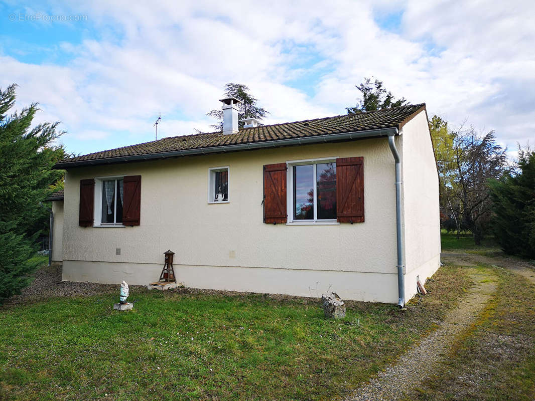 Maison à SAVIGNEUX