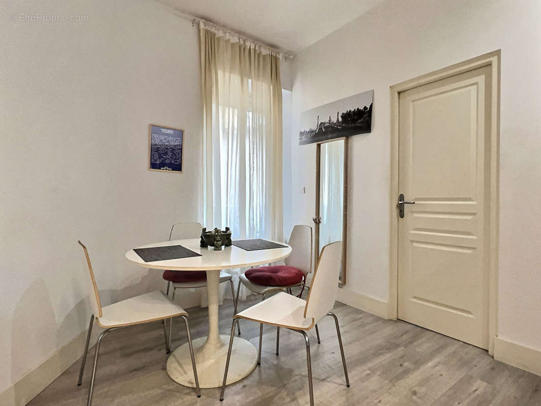 Appartement à MARSEILLE-2E