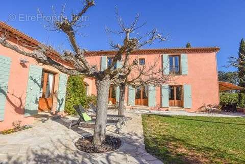 Maison à COTIGNAC