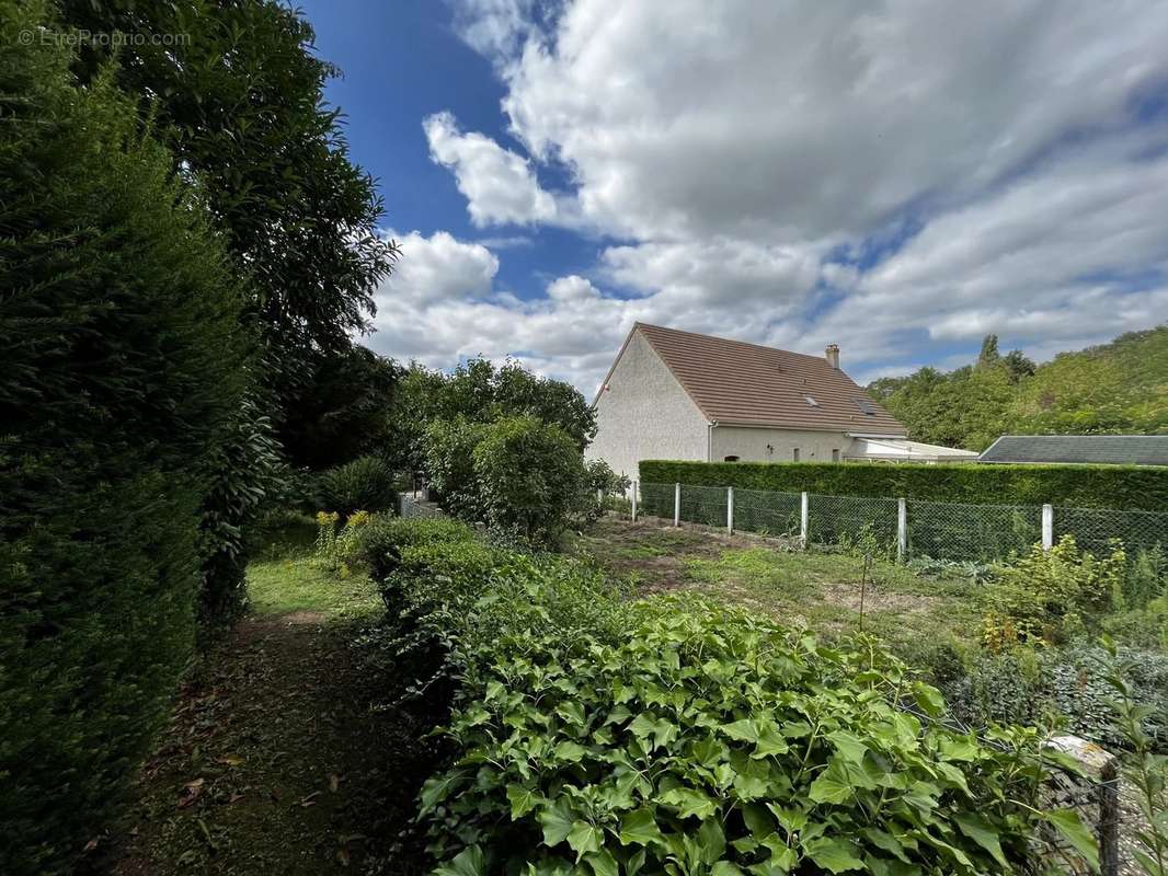 Terrain à VILLIERS-SAINT-FREDERIC