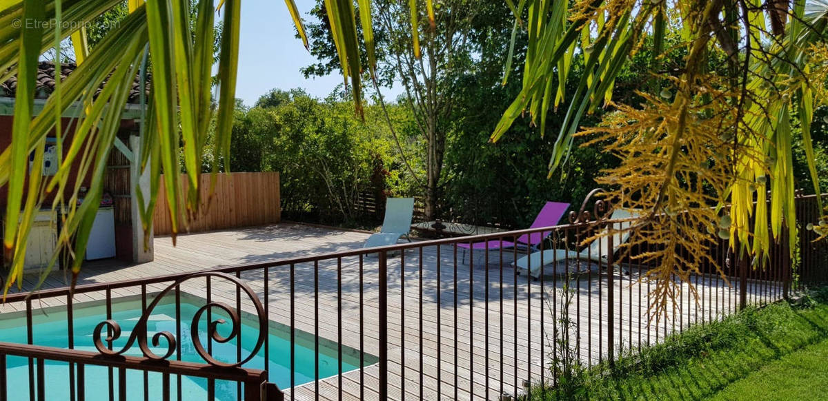 terrasse piscine - Maison à JEGUN