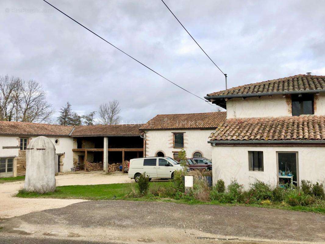 Maison à CHATILLON-SUR-CHALARONNE