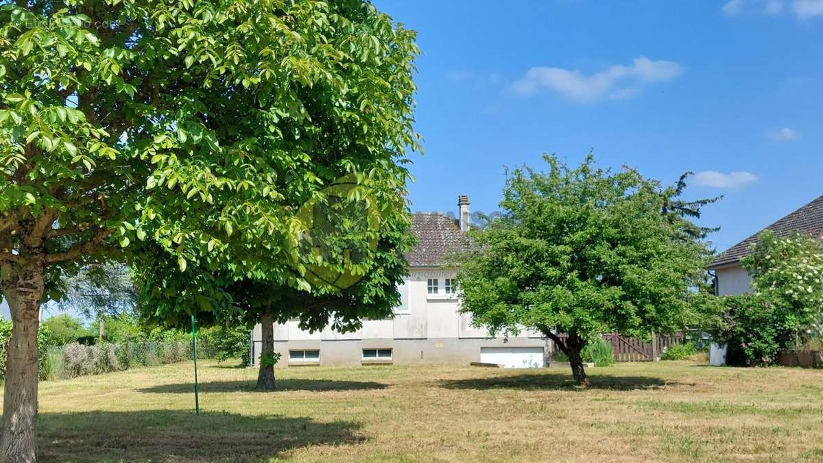 Maison à LA CHATRE