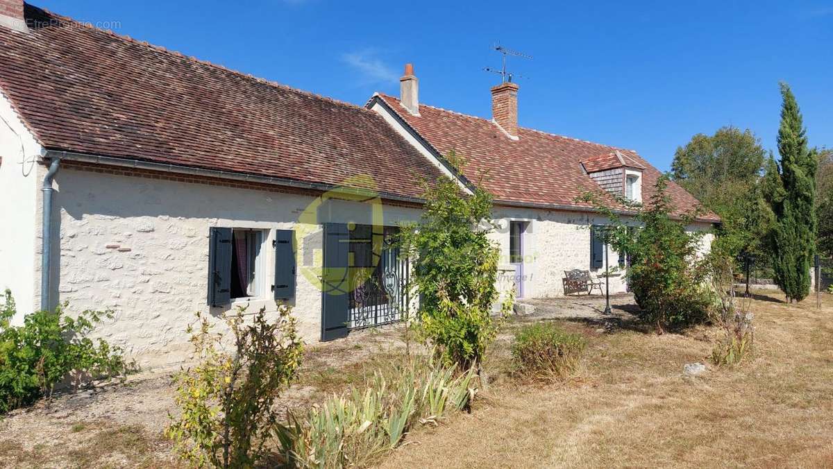 Maison à SAINT-CHRISTOPHE-EN-BOUCHERIE