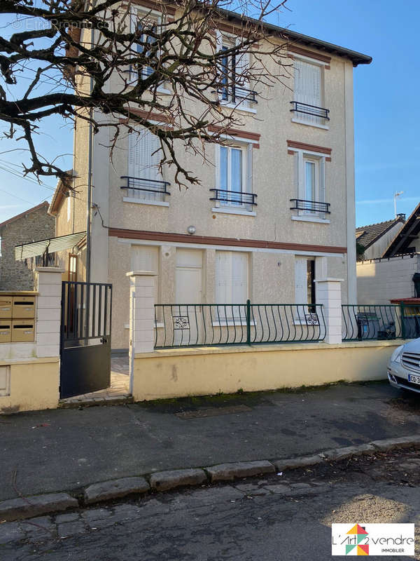 Maison à VIGNEUX-SUR-SEINE