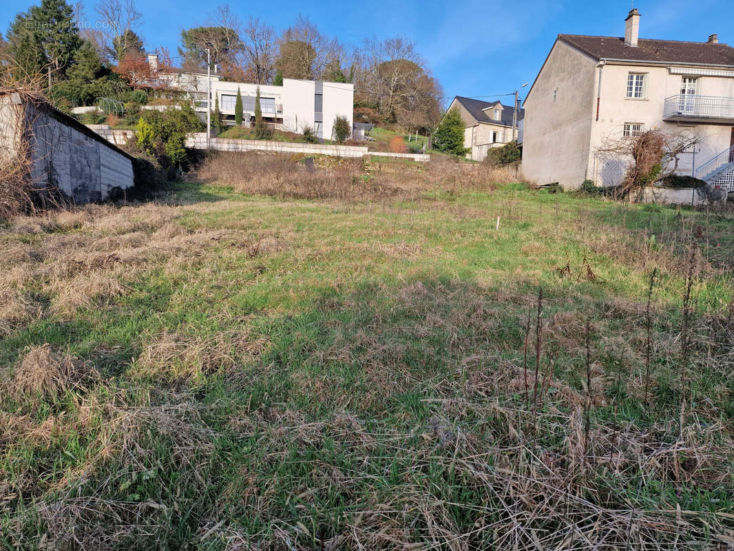 Terrain à BRIVE-LA-GAILLARDE