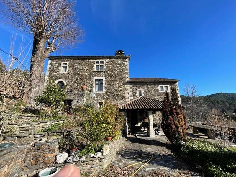 Maison à LE COLLET-DE-DEZE