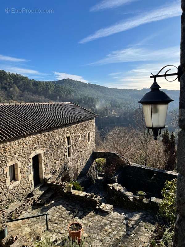 Maison à LE COLLET-DE-DEZE