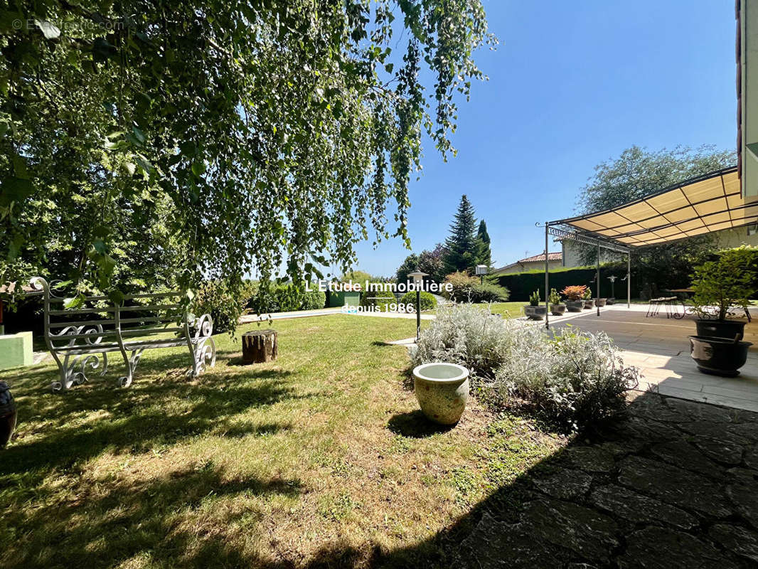 Maison à COLLONGES-AU-MONT-D&#039;OR