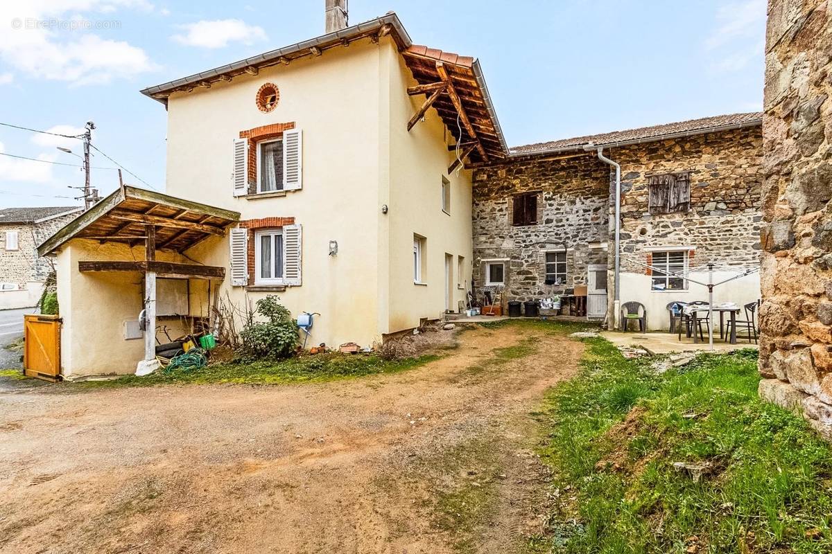 Maison à LAMURE-SUR-AZERGUES