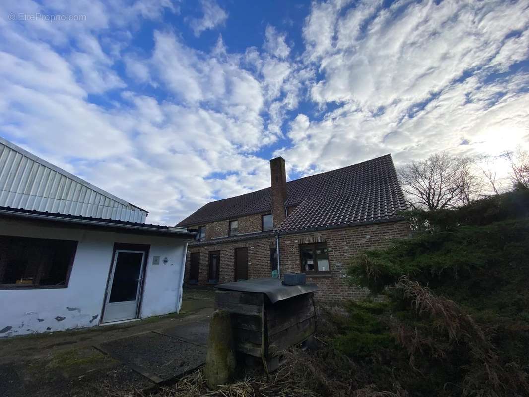 Maison à COUSOLRE