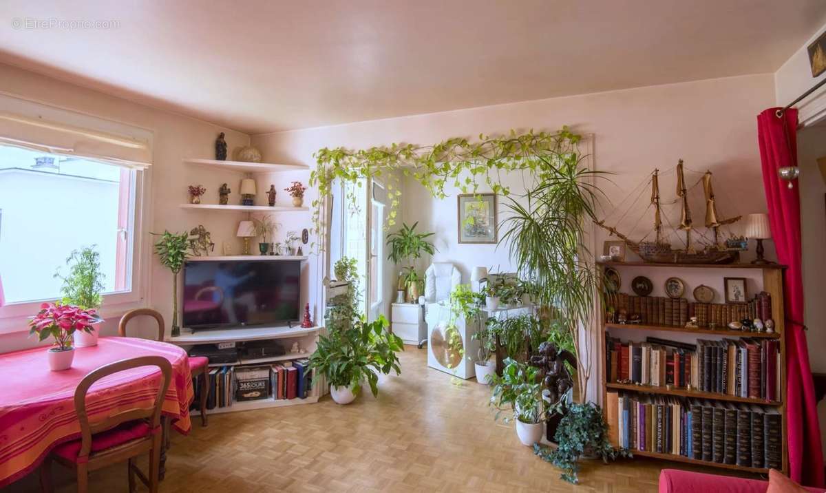 Appartement à BUC