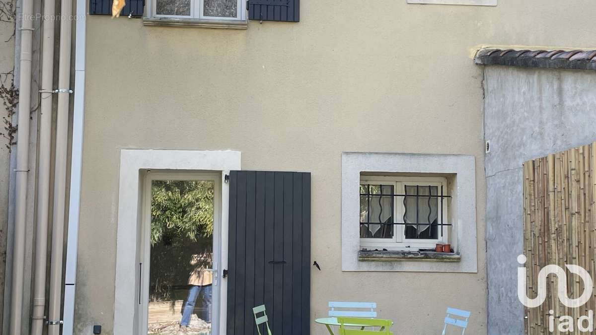 Photo 6 - Maison à ENTRAIGUES-SUR-LA-SORGUE