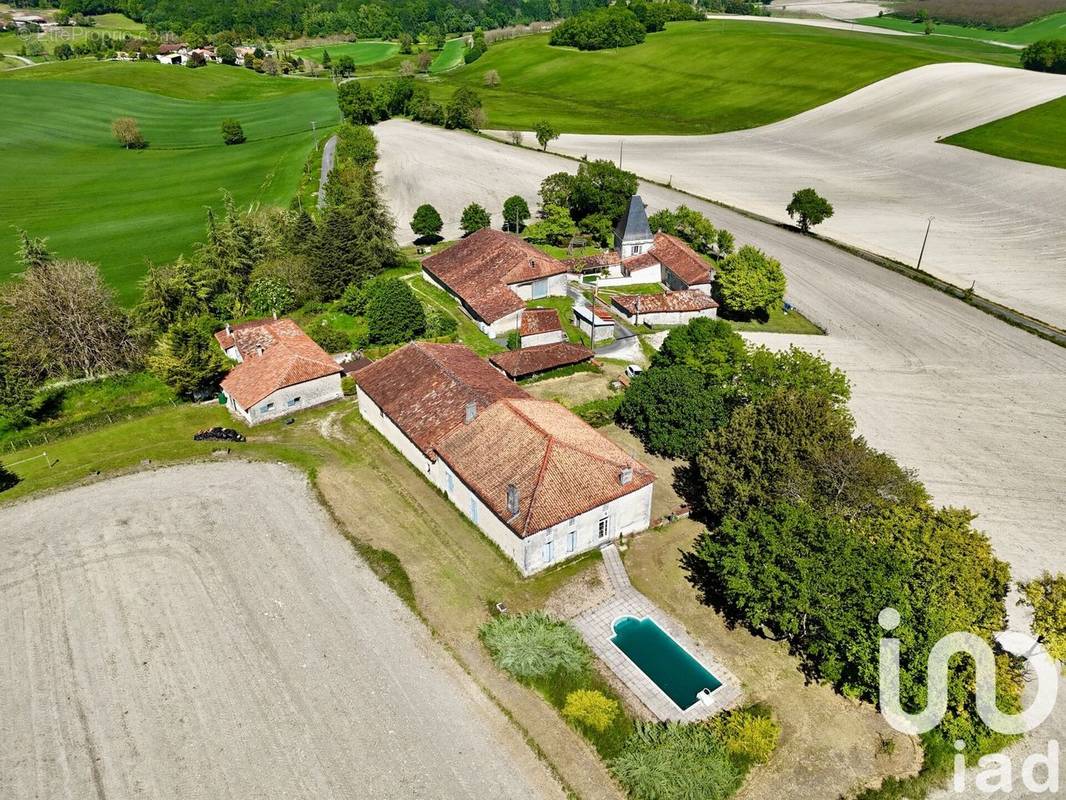 Photo 1 - Maison à SAINT-MARTIAL