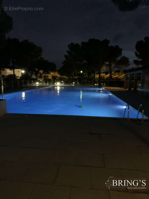 piscine nuit - Maison à SAINT-RAPHAEL