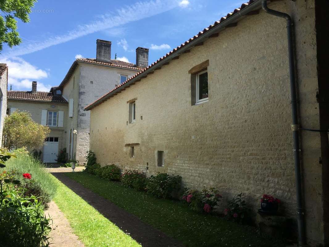 Maison à COGNAC