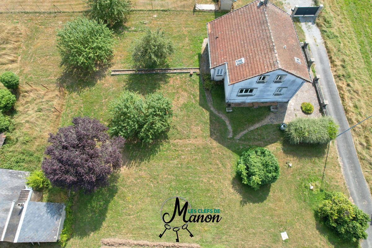 Maison à SAINT-SULPICE-LAURIERE