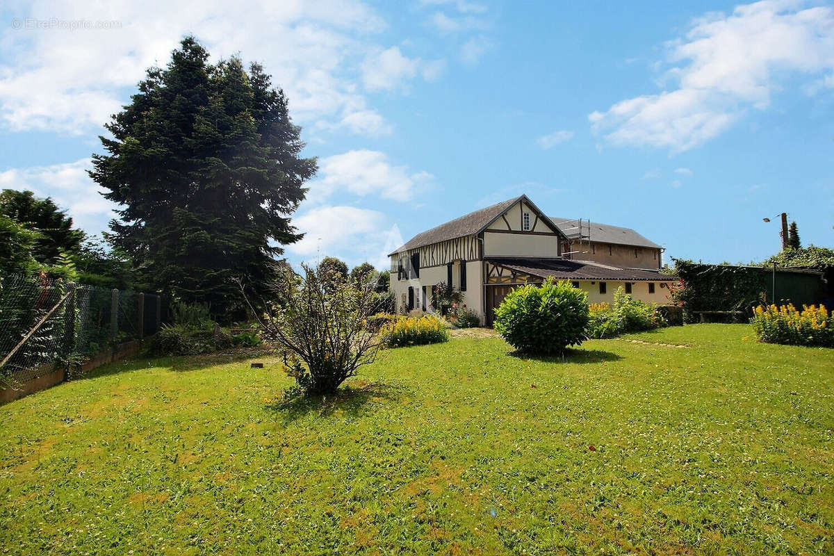 Maison à LE MESNIL-ESNARD