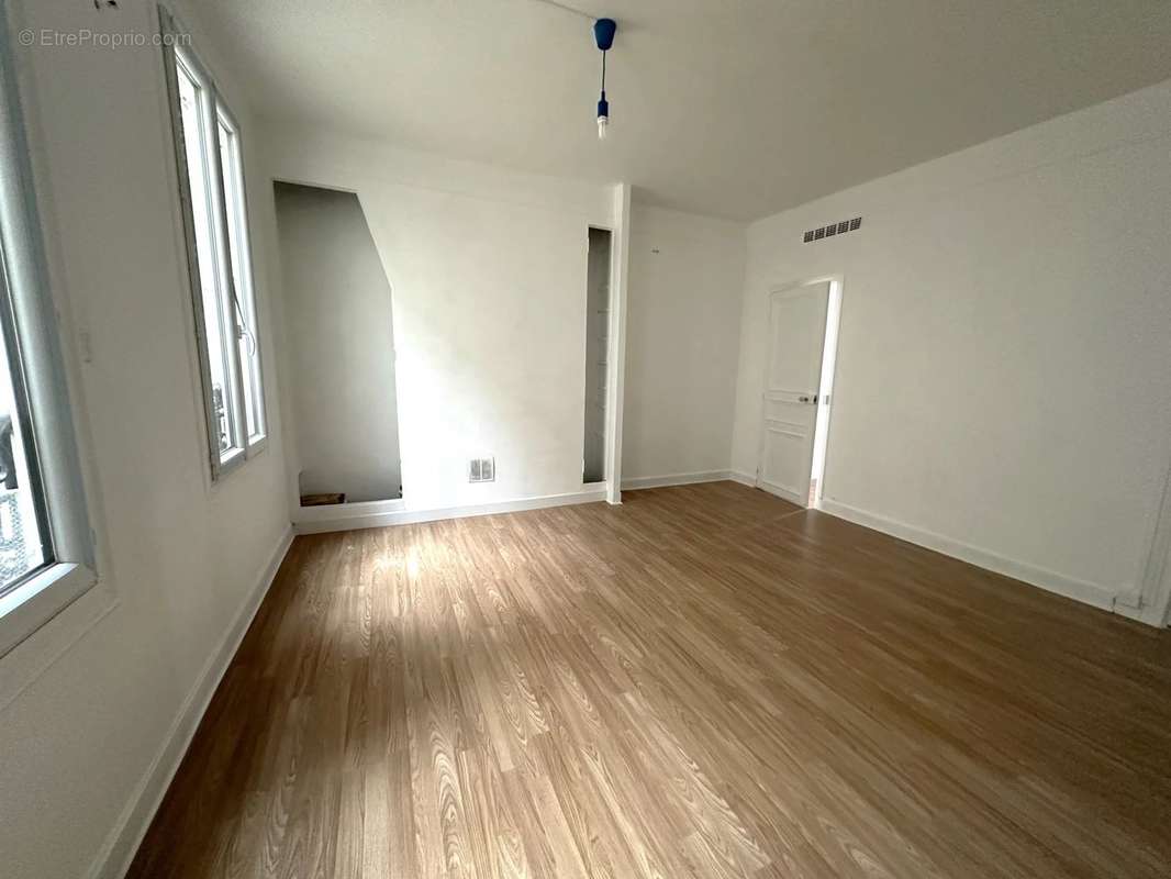 Appartement à PARIS-19E