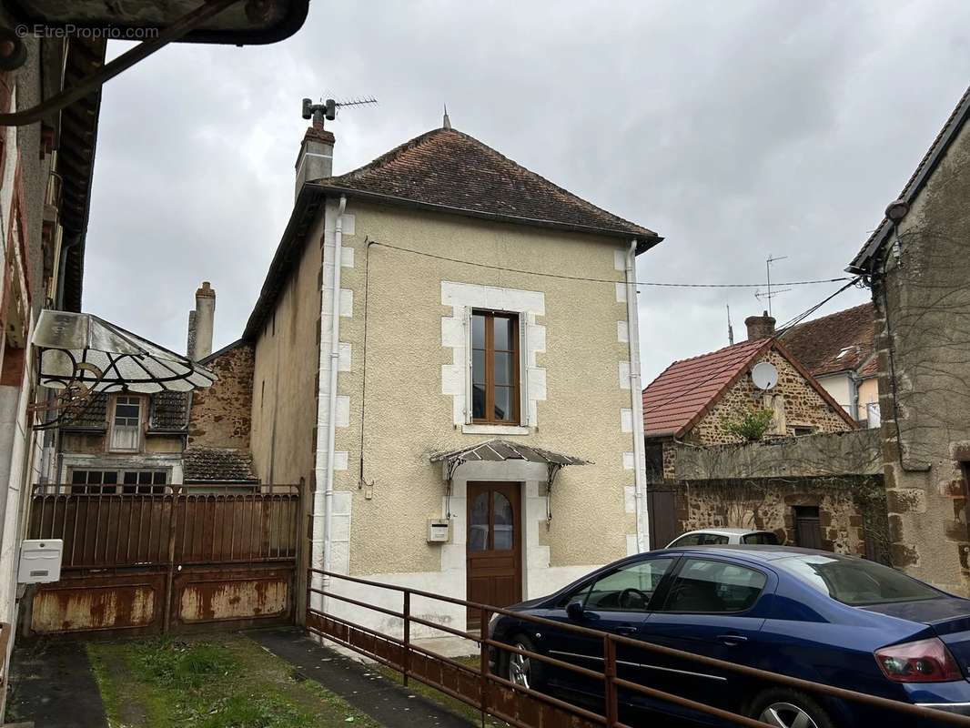 Appartement à CHAILLAC