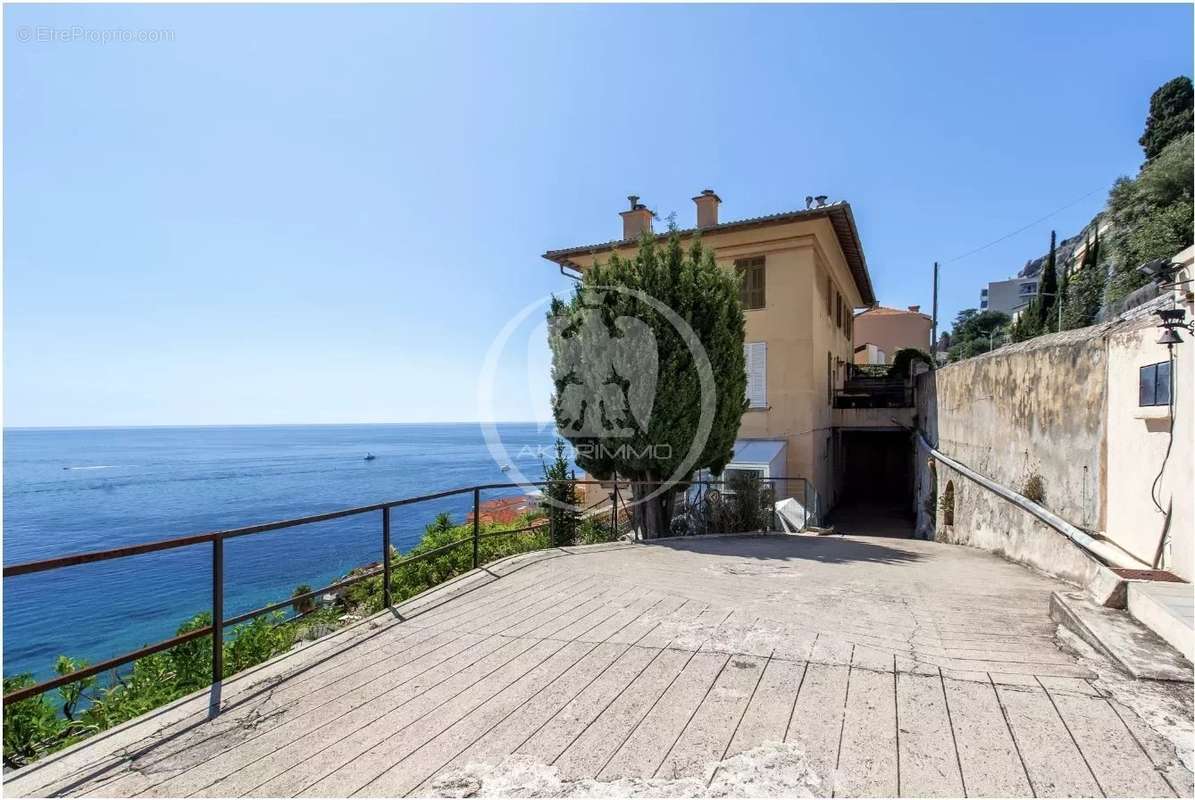 Appartement à ROQUEBRUNE-CAP-MARTIN