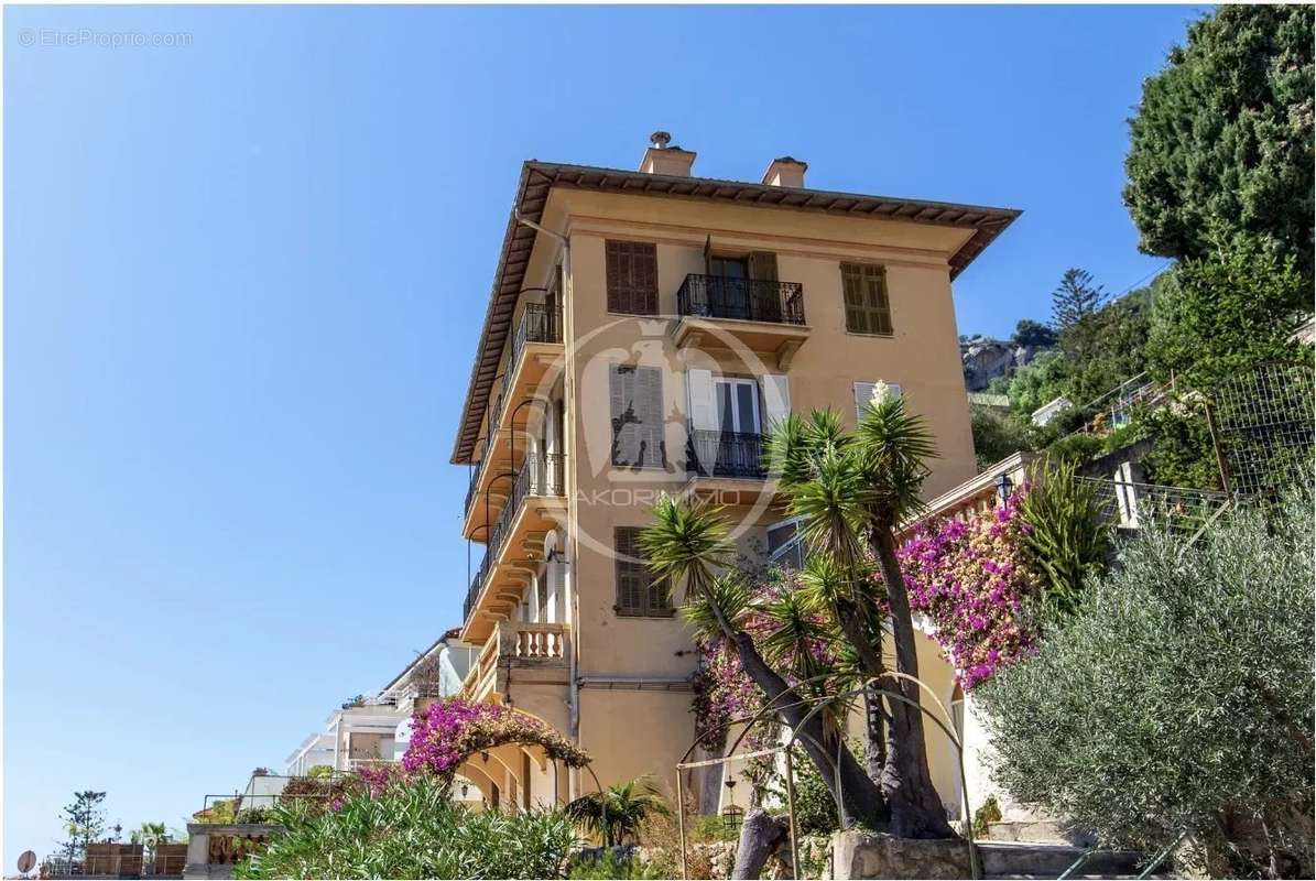 Appartement à ROQUEBRUNE-CAP-MARTIN