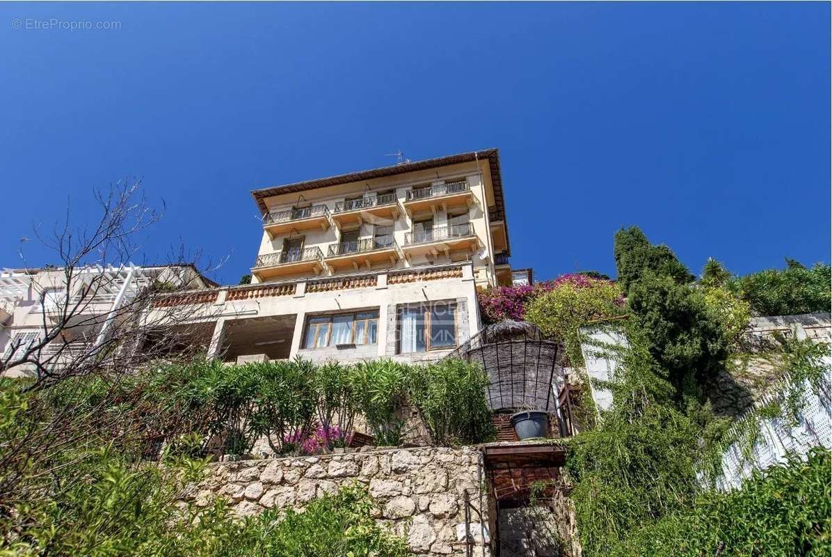 Appartement à ROQUEBRUNE-CAP-MARTIN