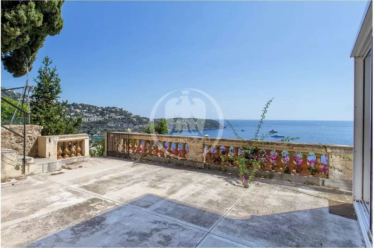 Appartement à ROQUEBRUNE-CAP-MARTIN