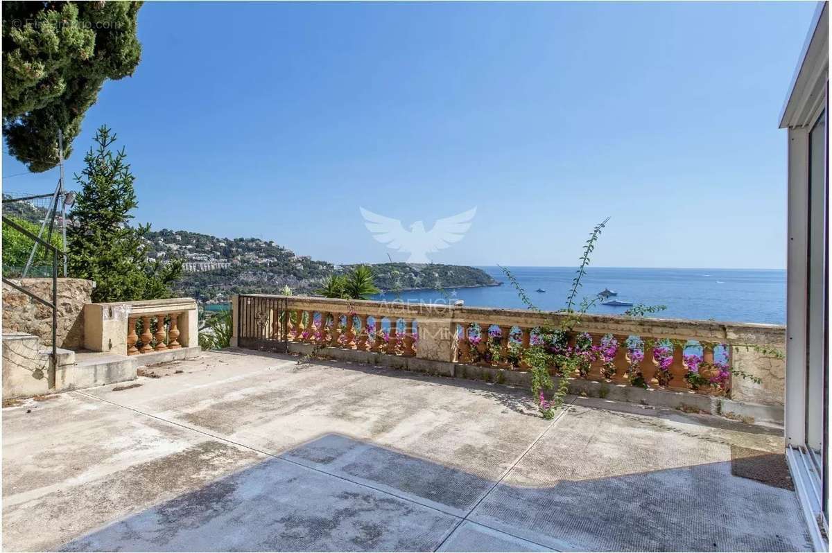 Appartement à ROQUEBRUNE-CAP-MARTIN