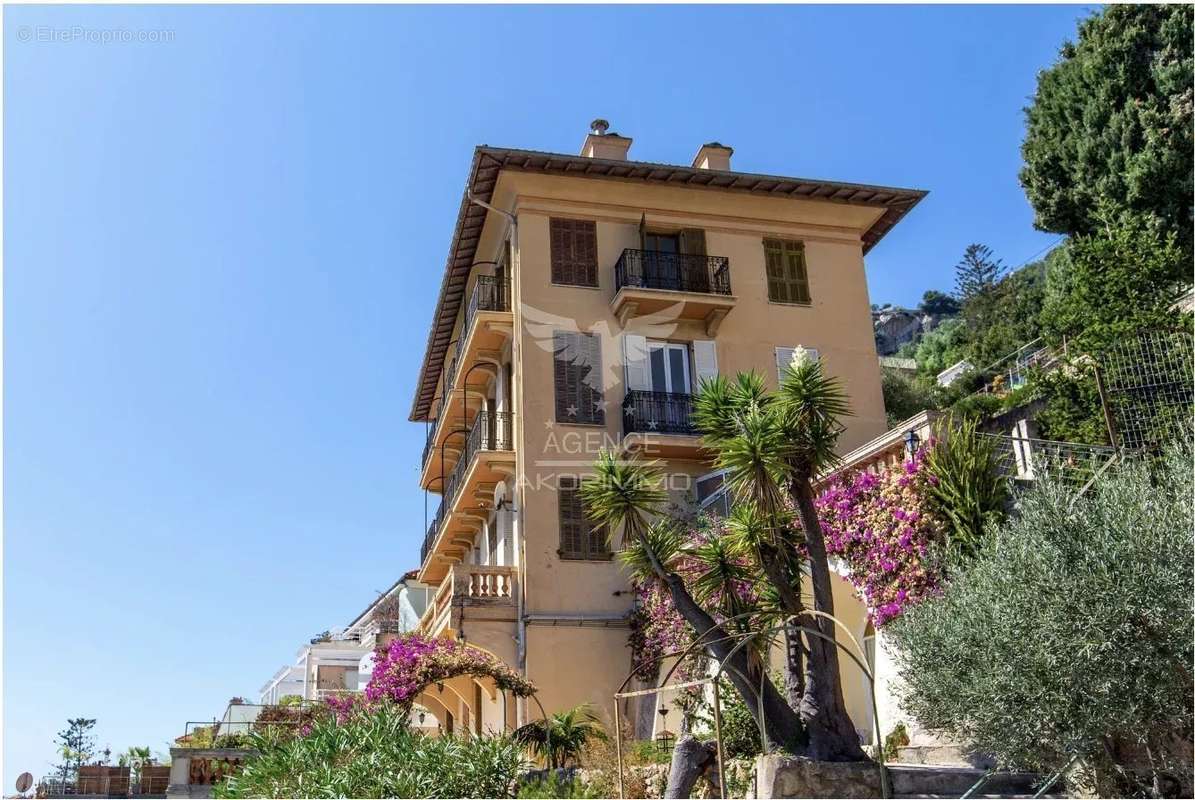 Appartement à ROQUEBRUNE-CAP-MARTIN